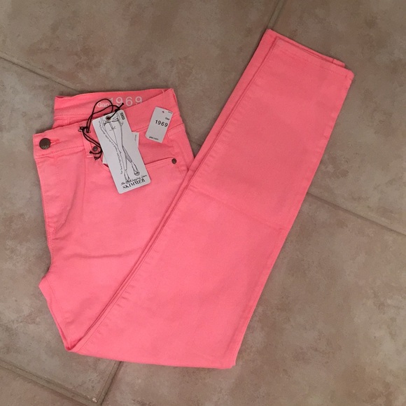 GAP Denim - NEW Gap legging jean. 27R (size 6) Neon Flame.